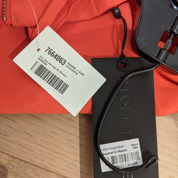 Kendall and Kylie top - Picture 4 of 4